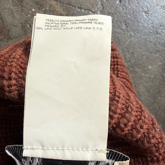 Vivienne Westwood 2017 Wool Beanie Rarely Worn w/ Orb - Picture 2 of 4